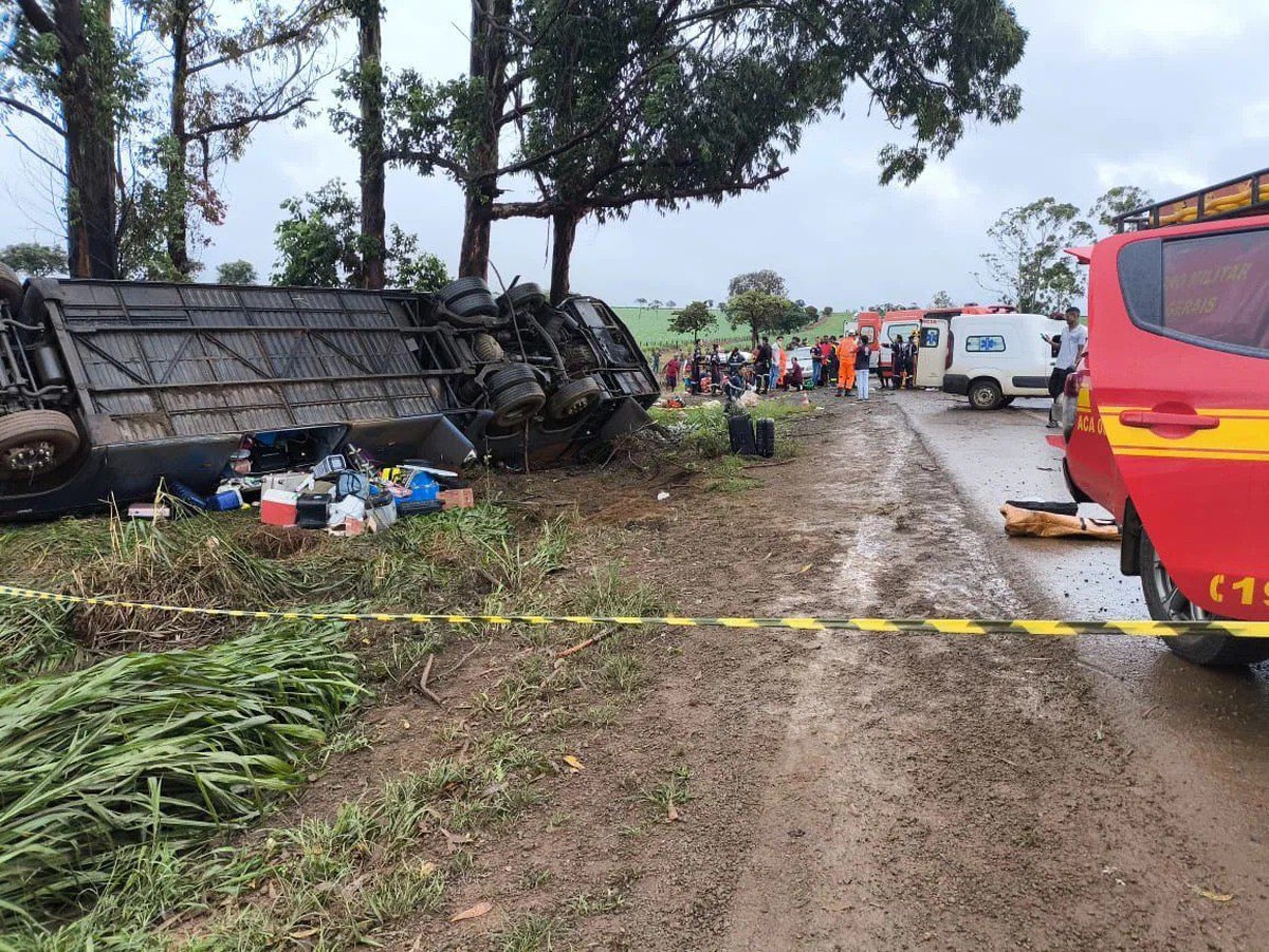 Empresa responsável pela excursão que resultou no acidente em MG não tinha registro oficial